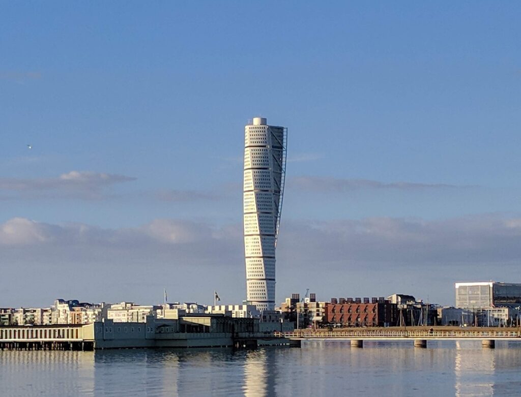 malmo Santiago Calatrava turning torso skyscraper residential city